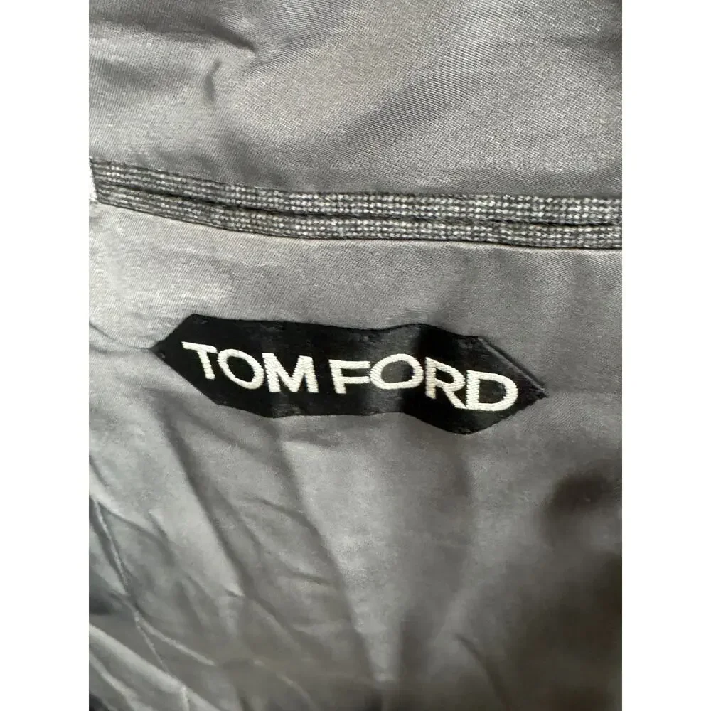 Tom Ford Houndstooth Flannel Wool Silk Peak Lapel Gray Suit 2Pc 52R 42R 37x29